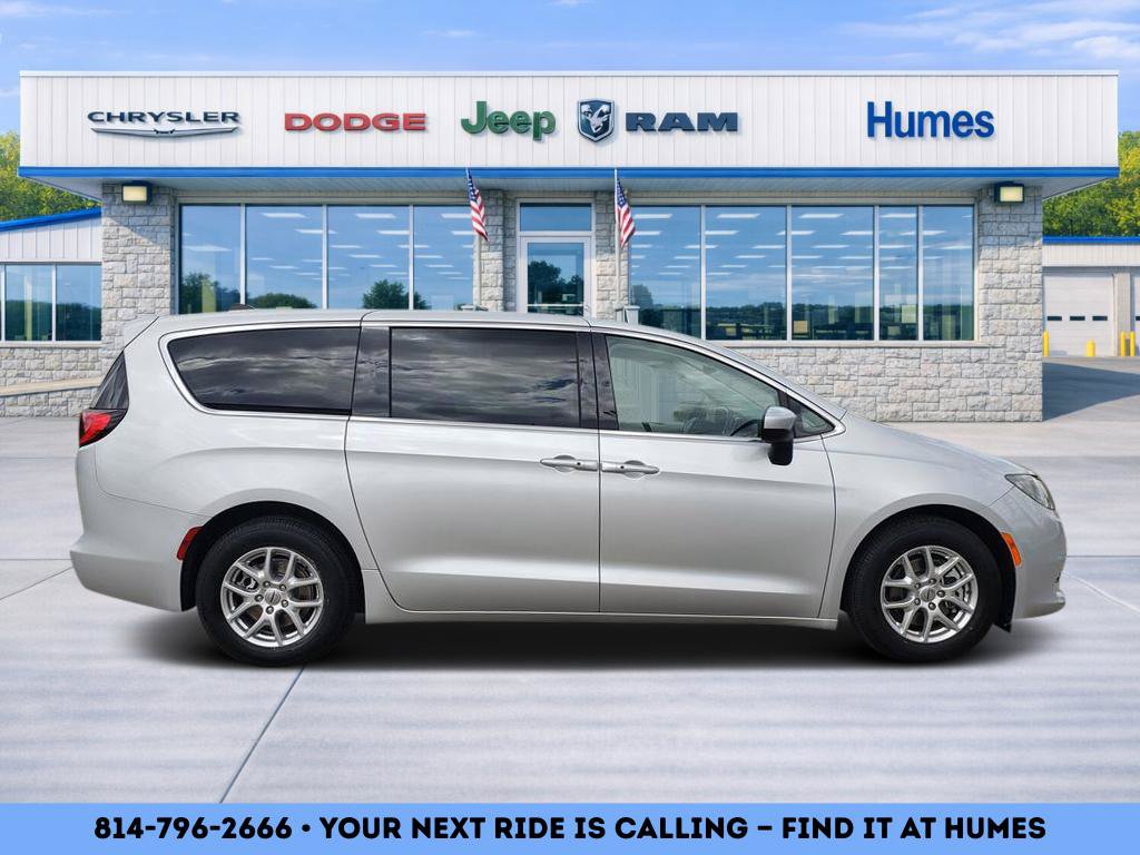 Certified 2023 Chrysler Voyager LX FWD image 2