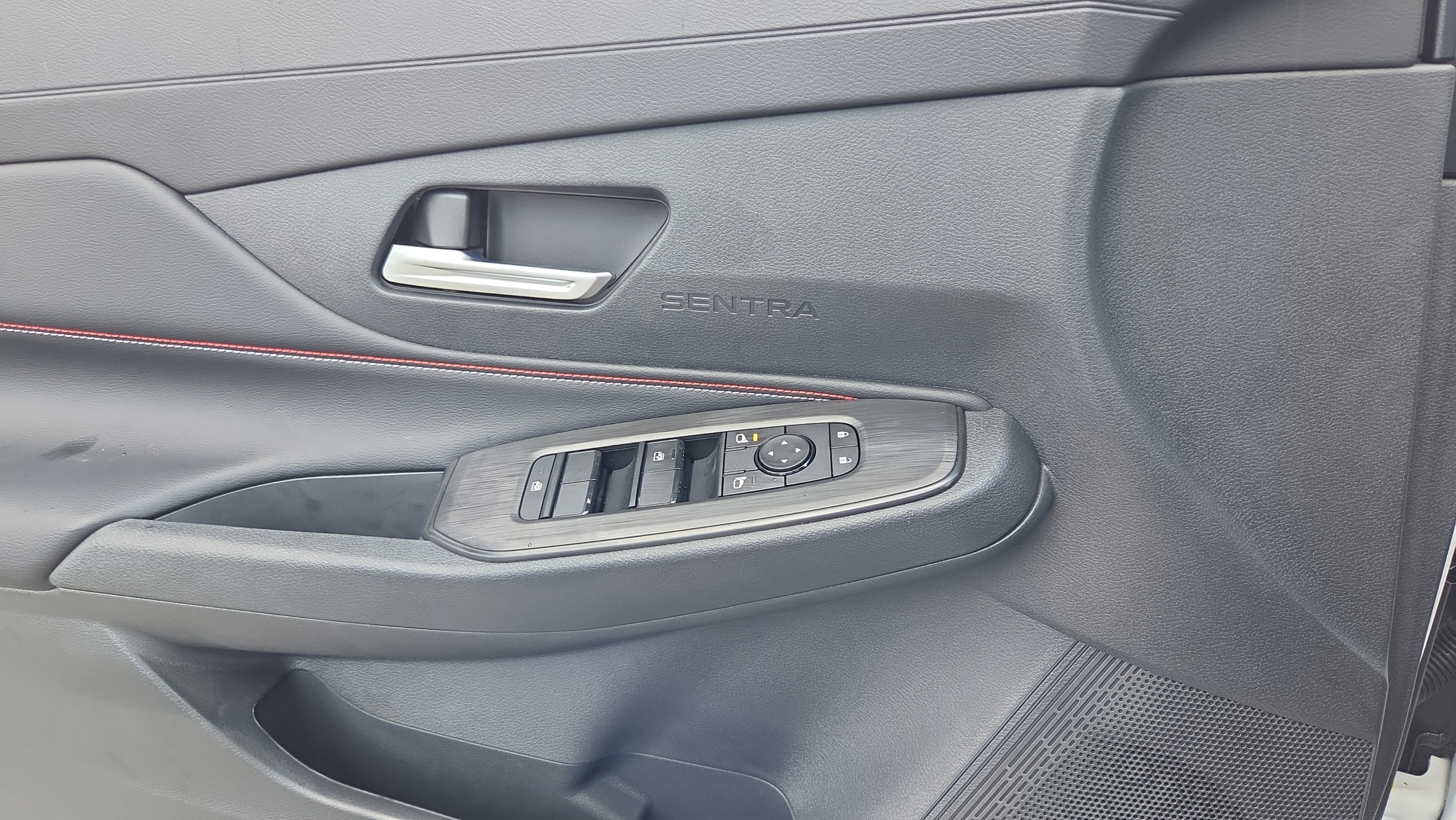 New 2027 Nissan Sentra SR w/ Floor Mat Package FWD image 28