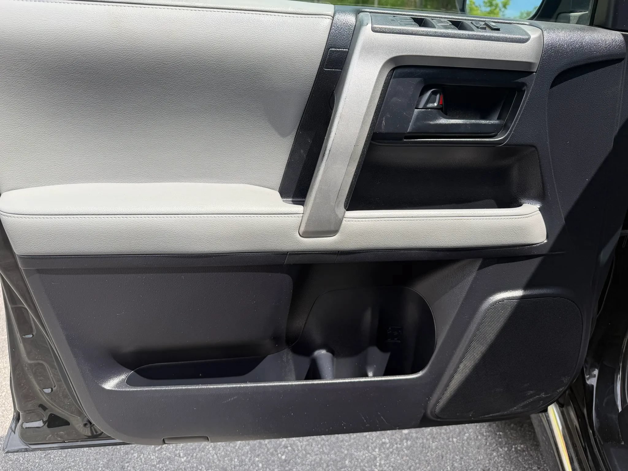 Used 2011 Toyota 4Runner SR5 RWD image 17
