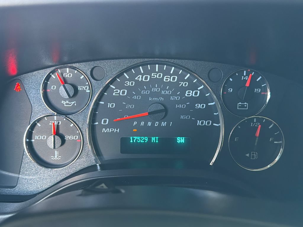 Used 2025 Chevrolet Express 3500 LS RWD image 22