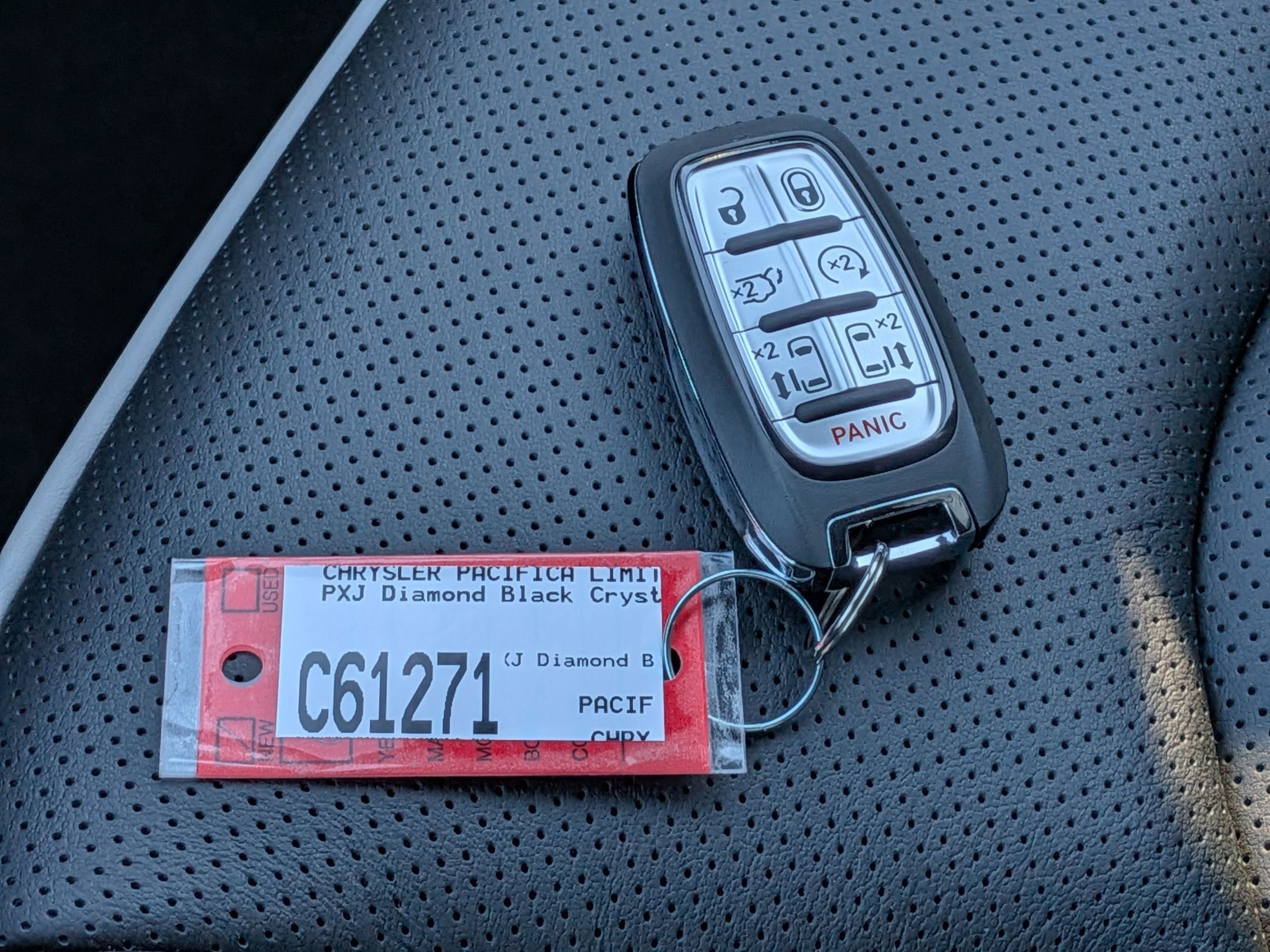 New 2026 Chrysler Pacifica Limited w/ Trailer Tow Group image 17