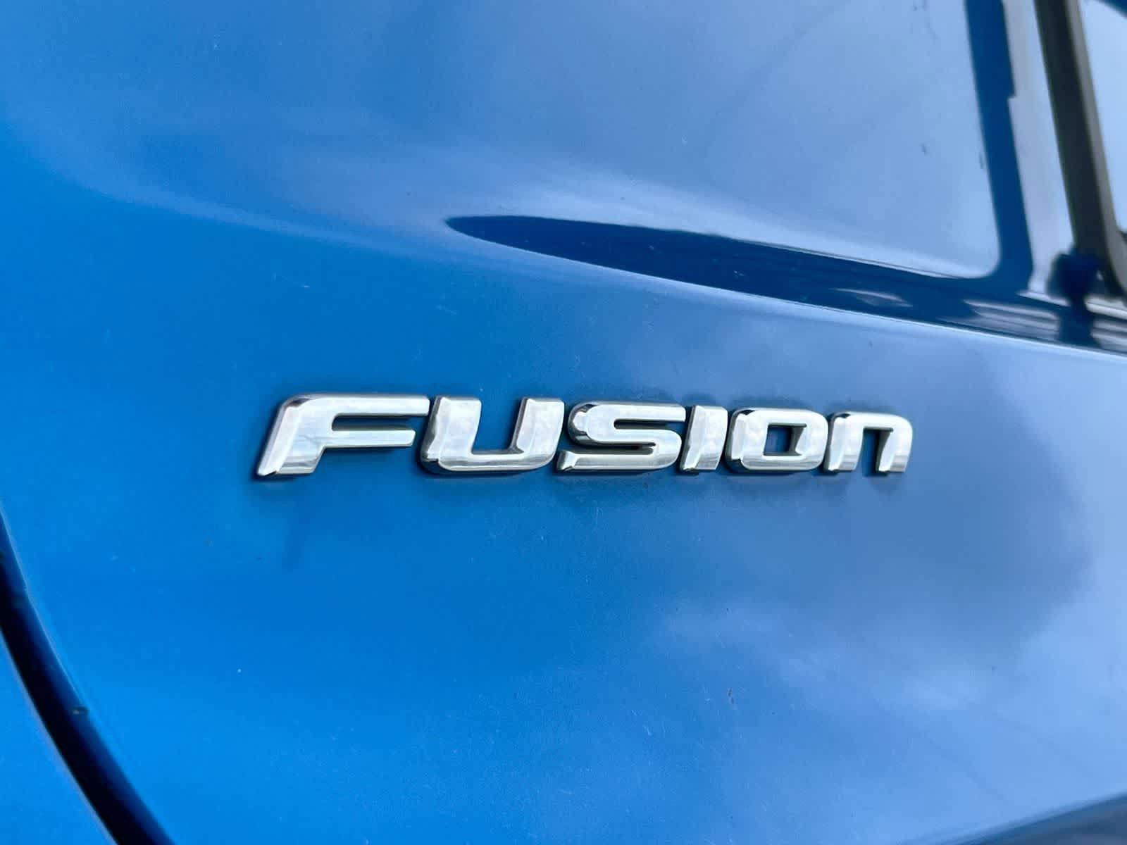 Used 2019 Ford Fusion Energi Titanium FWD image 13