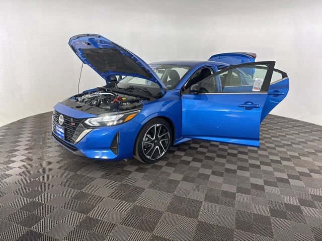 Used 2024 Nissan Sentra SR FWD image 12