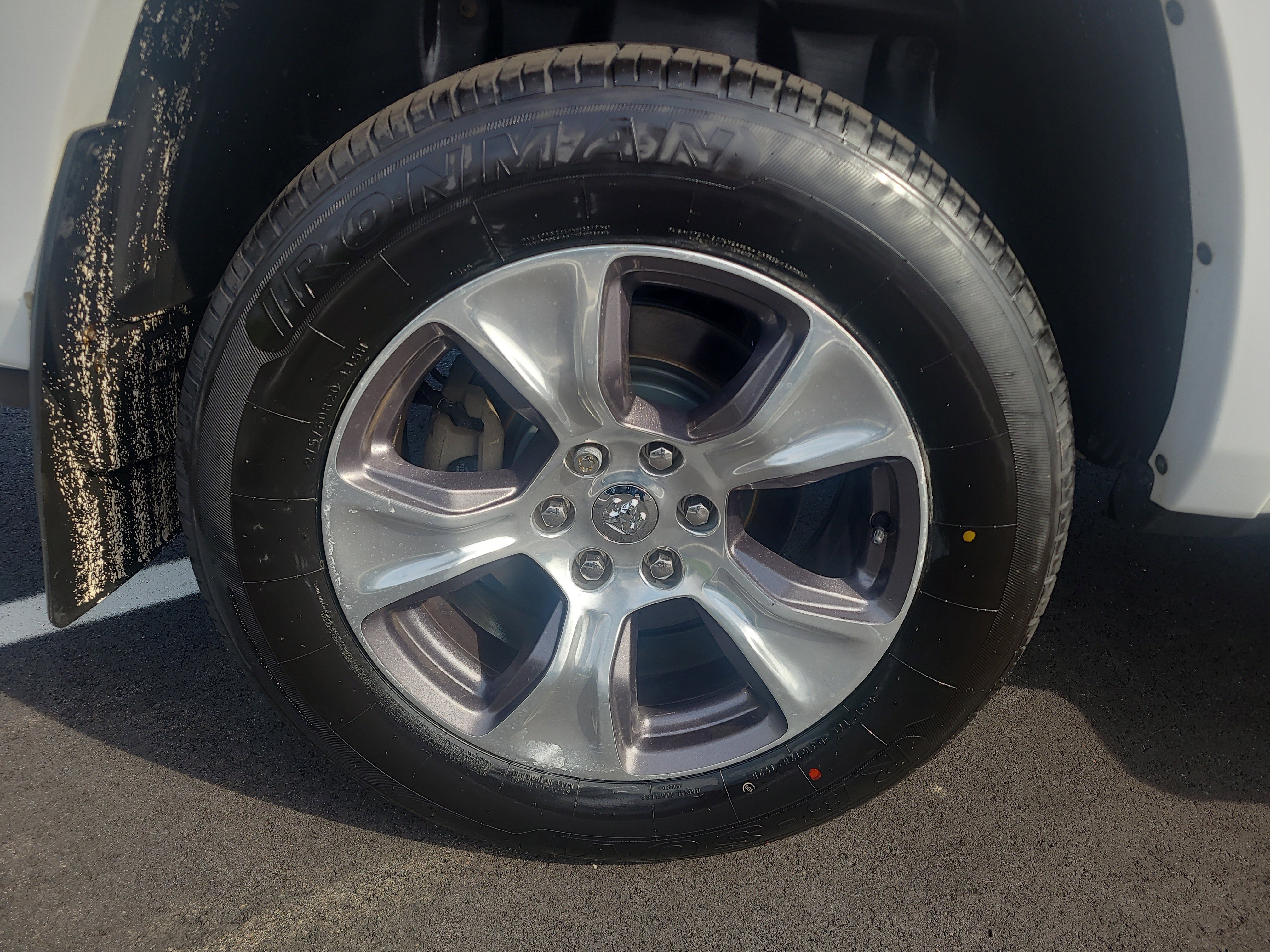 Used 2021 RAM 1500 Laramie AWD/4WD image 12
