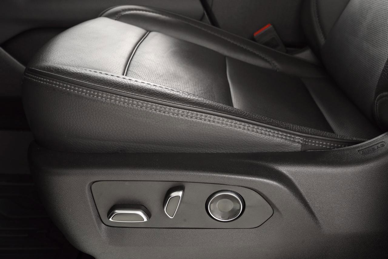 Used 2024 GMC Yukon Denali w/ Advanced Technology Package image 34