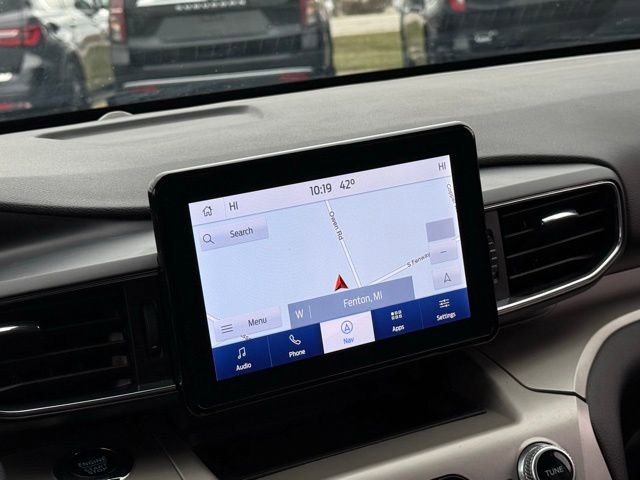 Used 2022 Ford Explorer XLT w/ Equipment Group 202A image 3