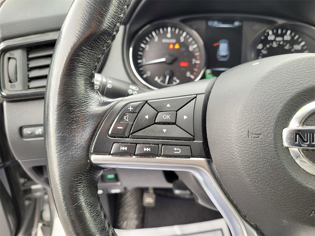 Used 2017 Nissan Rogue SL w/ SL Premium Package image 22