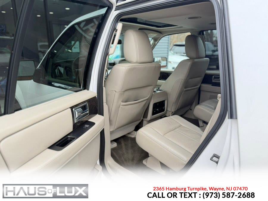 Used 2017 Lincoln Navigator Select image 34