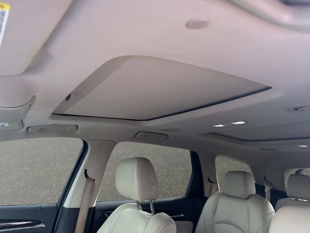 Used 2019 Buick Enclave Essence FWD image 18