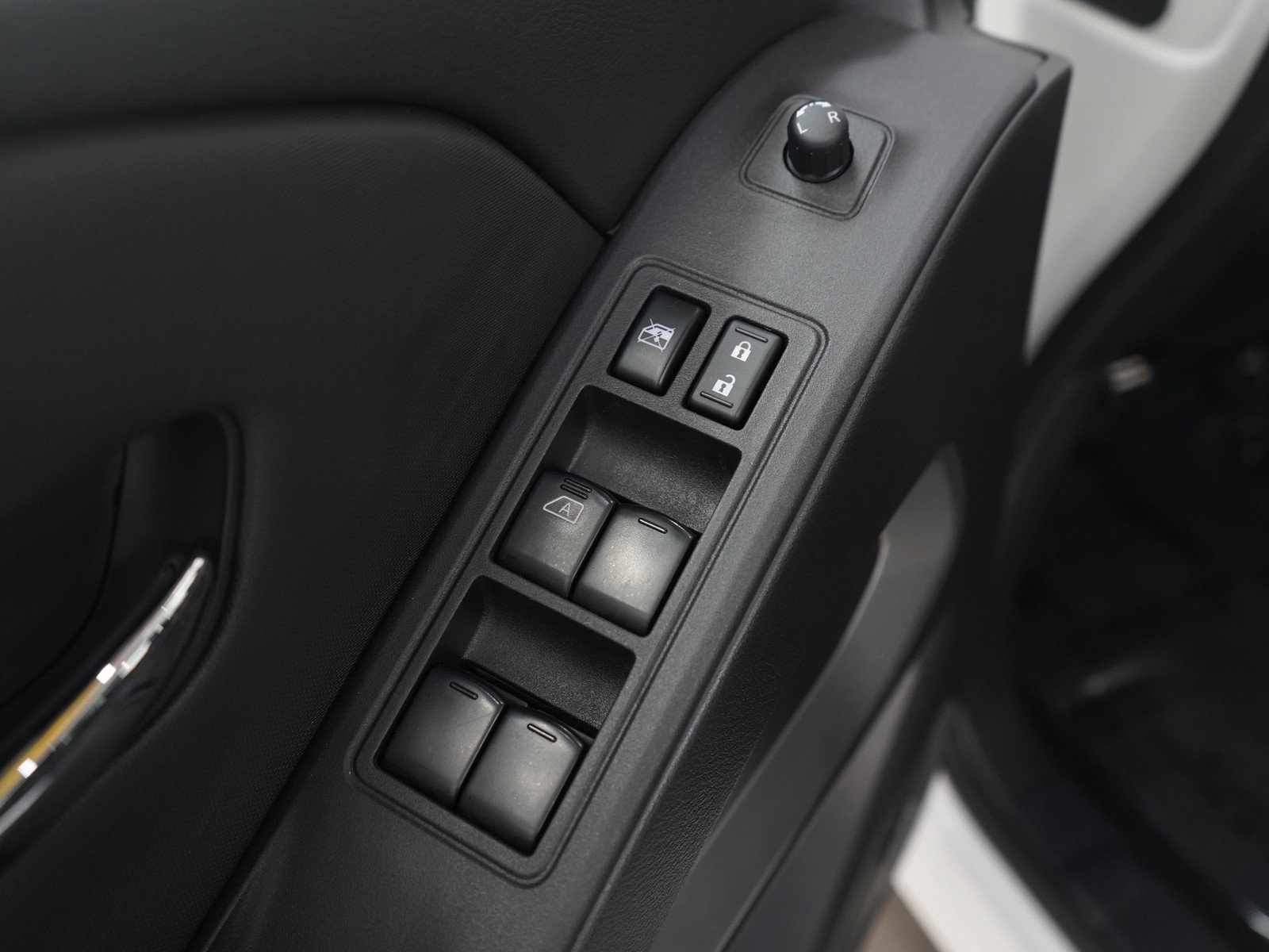 Used 2024 Nissan Frontier SL w/ Technology Package image 22