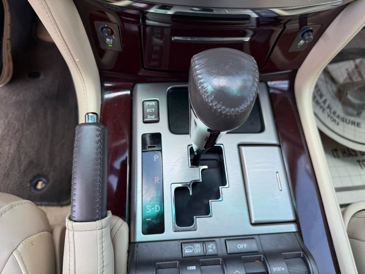 Used 2015 Lexus LX 570 4WD image 28