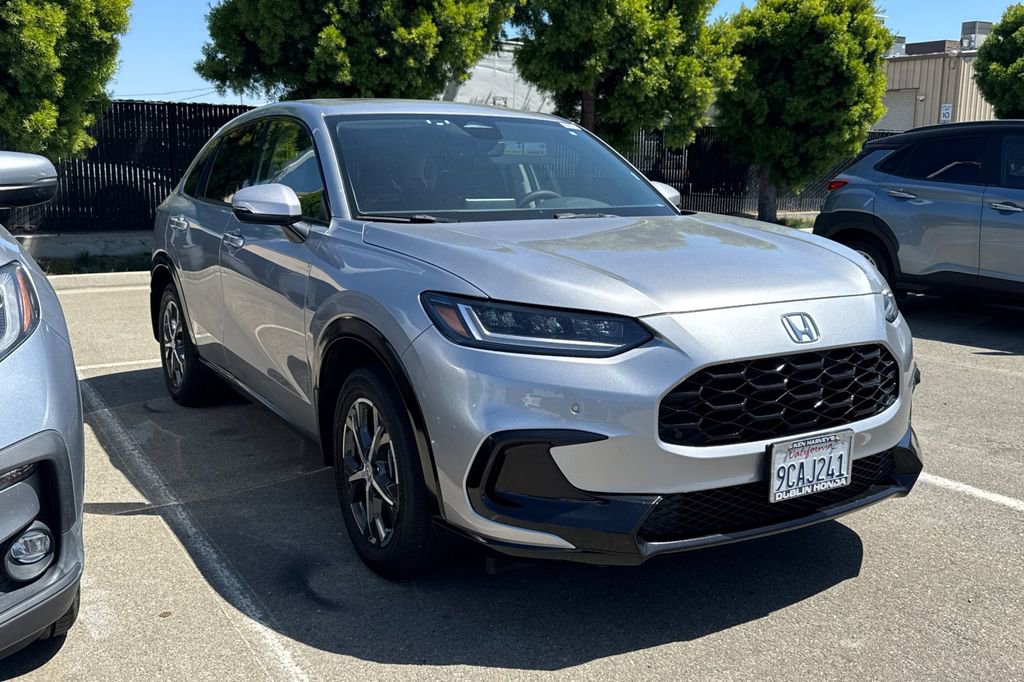 Used 2023 Honda HR-V EX-L image 2