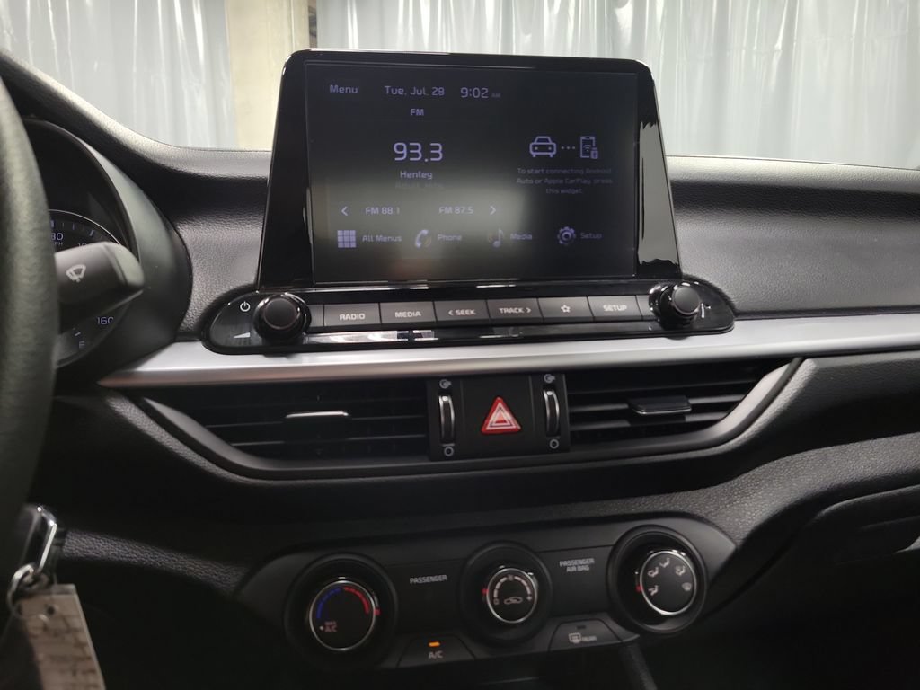 Used 2024 Kia Forte LXS w/ LXS Technology Package FWD image 17