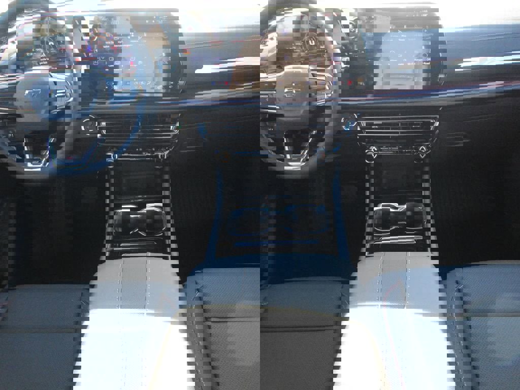 New 2026 Chevrolet Traverse Z71 w/ LPO, Floor Liner Package image 16