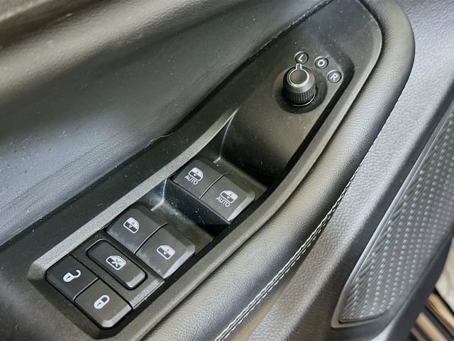 Used 2023 Jeep Grand Cherokee Laredo w/ Luxury Tech Group I image 7