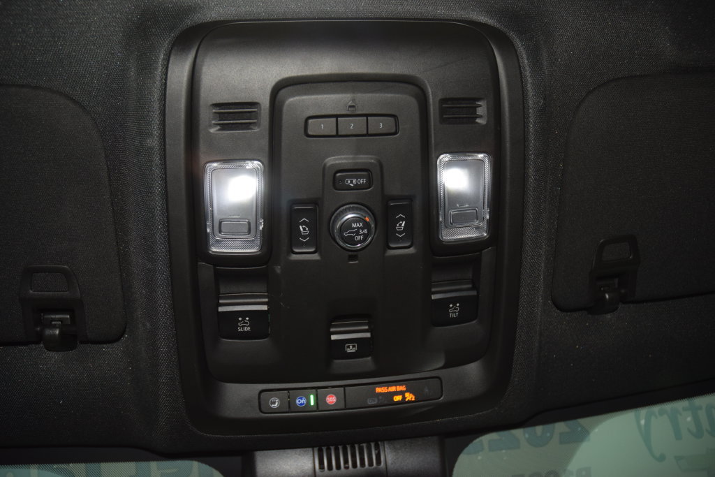 Used 2023 Chevrolet Tahoe Z71 w/ Luxury Package AWD/4WD image 55
