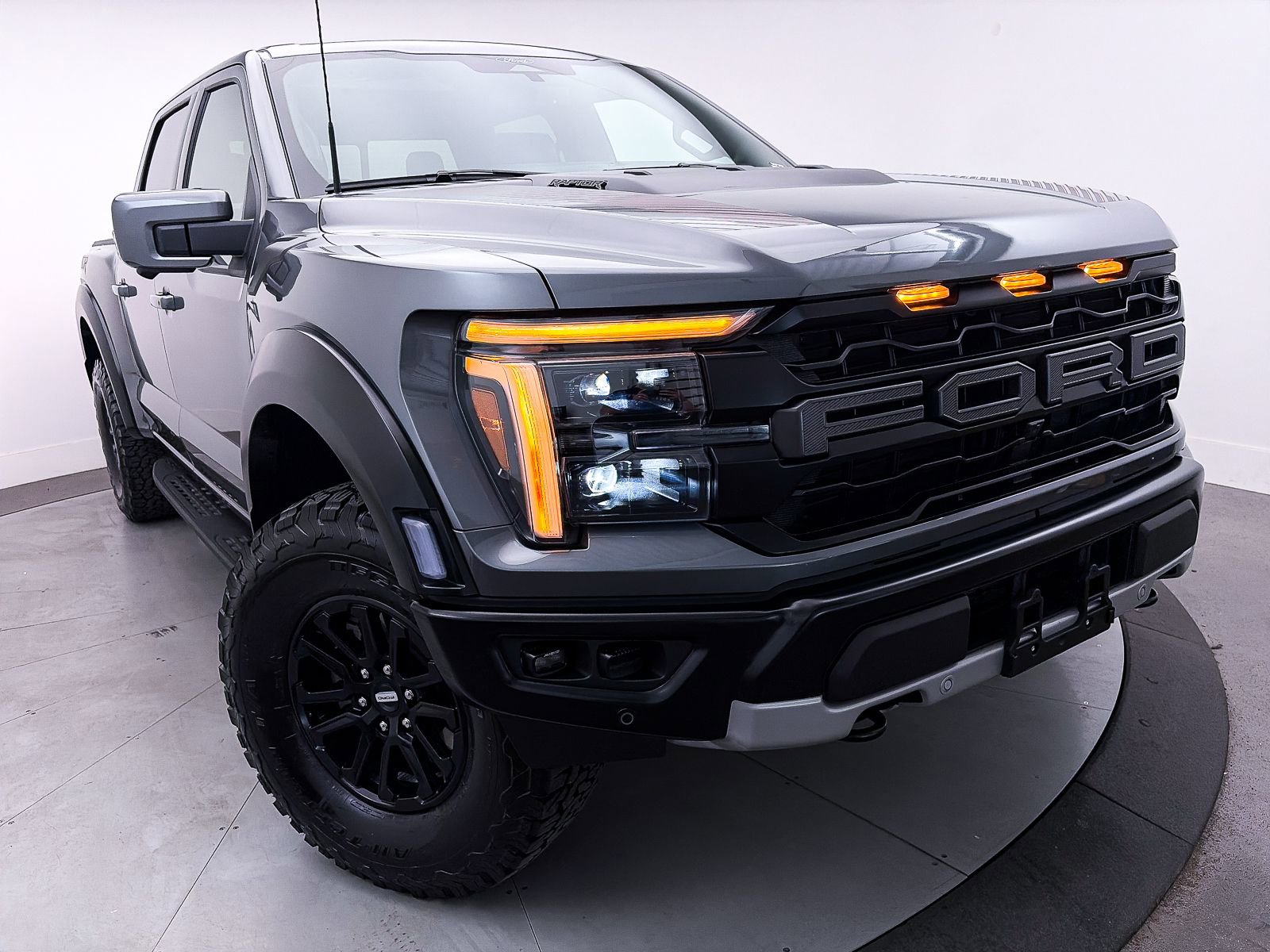 Used 2025 Ford F150 Raptor image 27