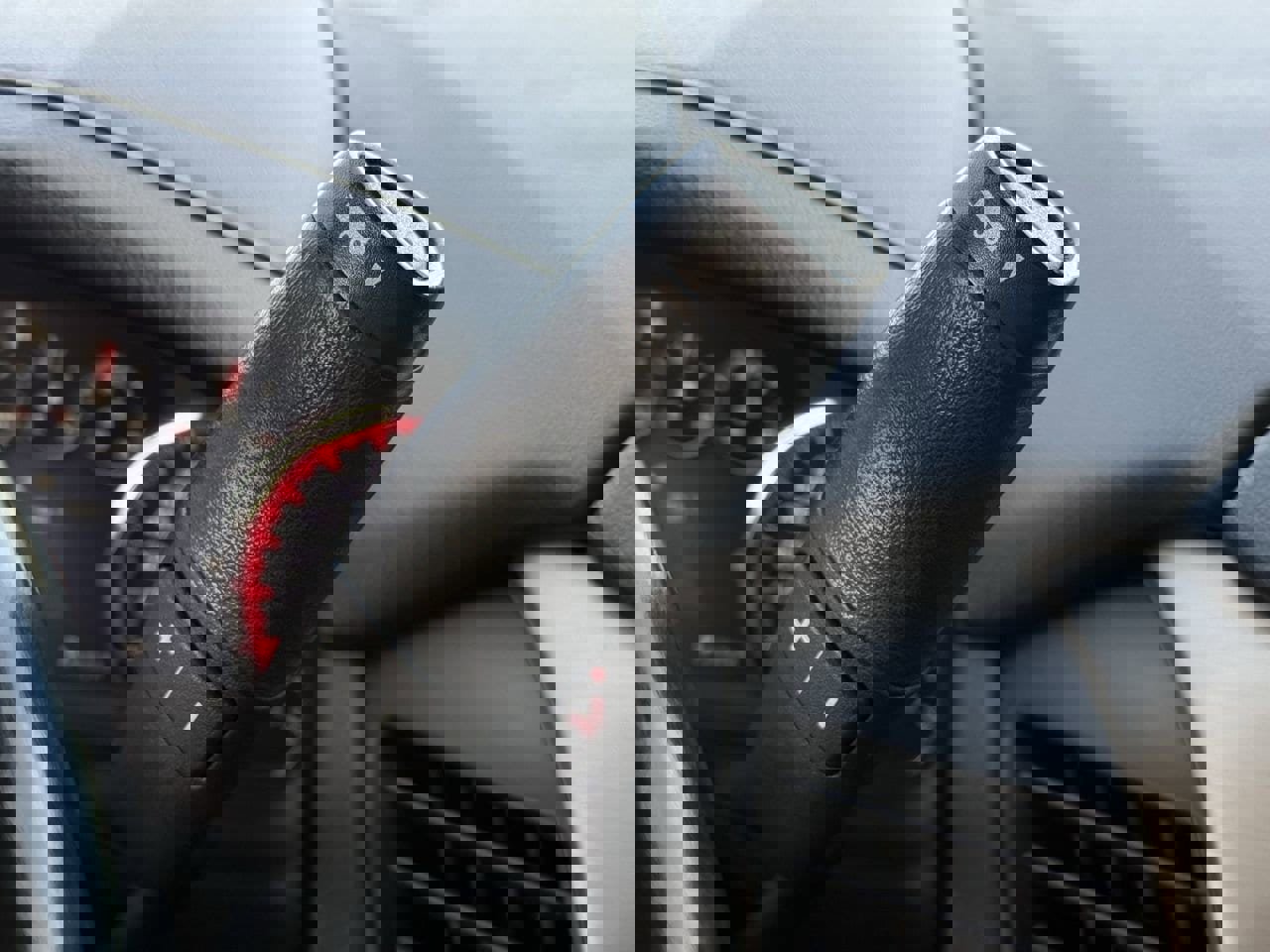 Used 2015 GMC Yukon Denali w/ Touring Package image 18