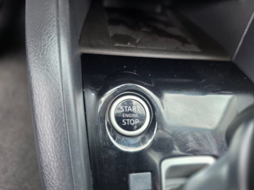 Used 2025 Nissan Versa SR w/ Trunk Package FWD image 32