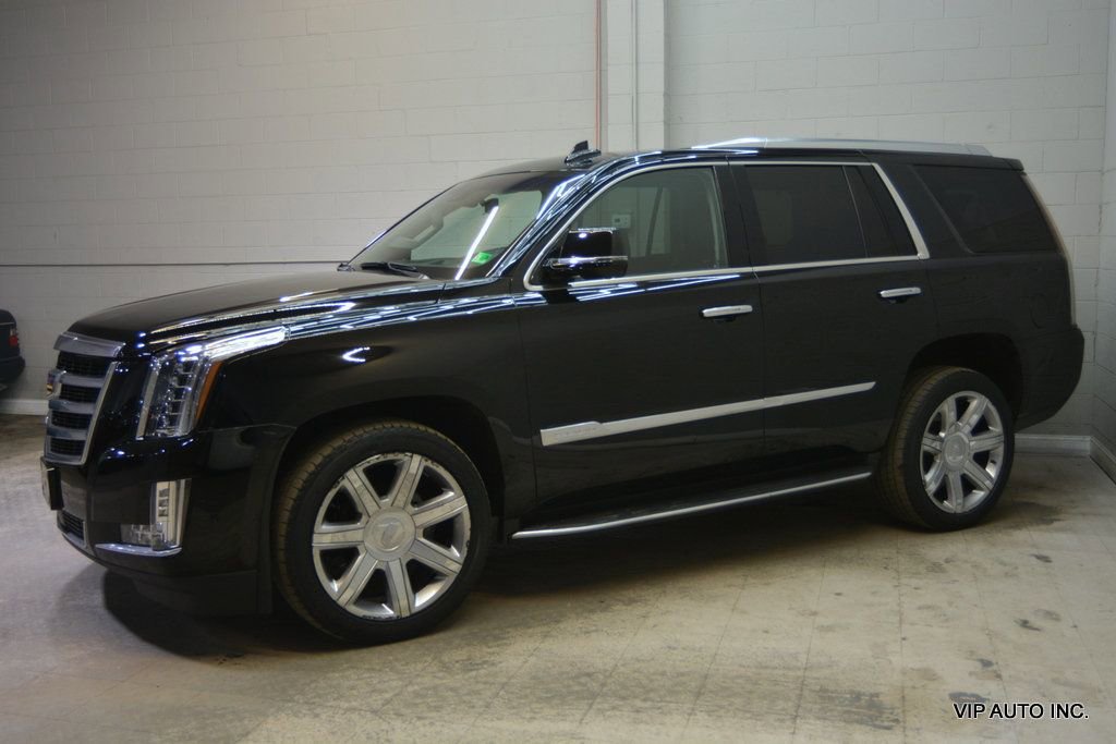 Used 2018 Cadillac Escalade Premium Luxury AWD/4WD image 33