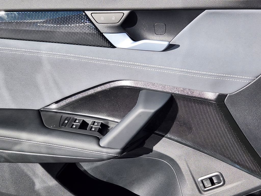 New 2026 Volkswagen Tiguan SE R-Line image 13