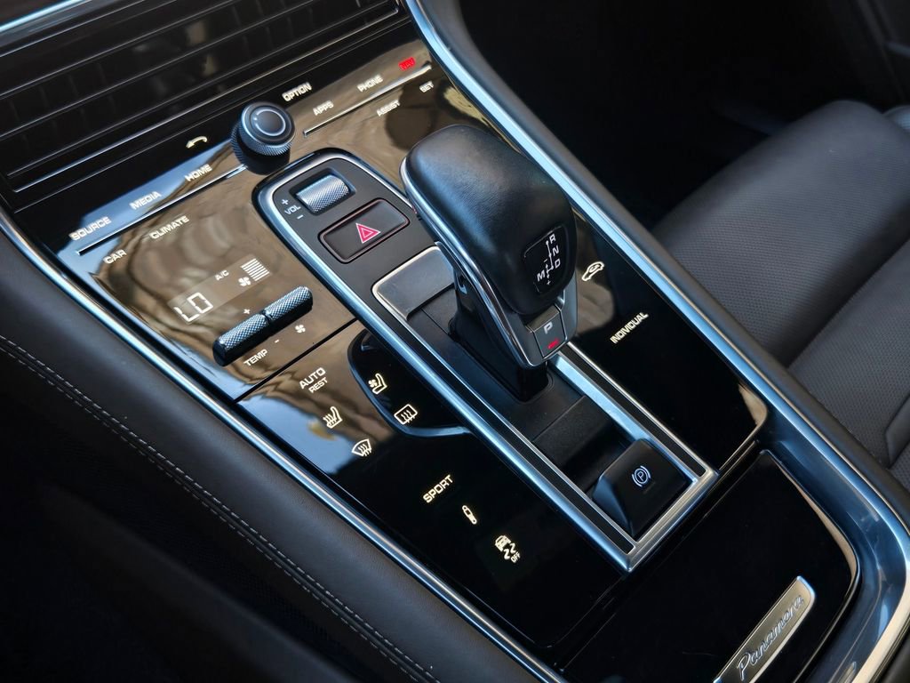 Used 2018 Porsche Panamera 4 AWD/4WD image 26