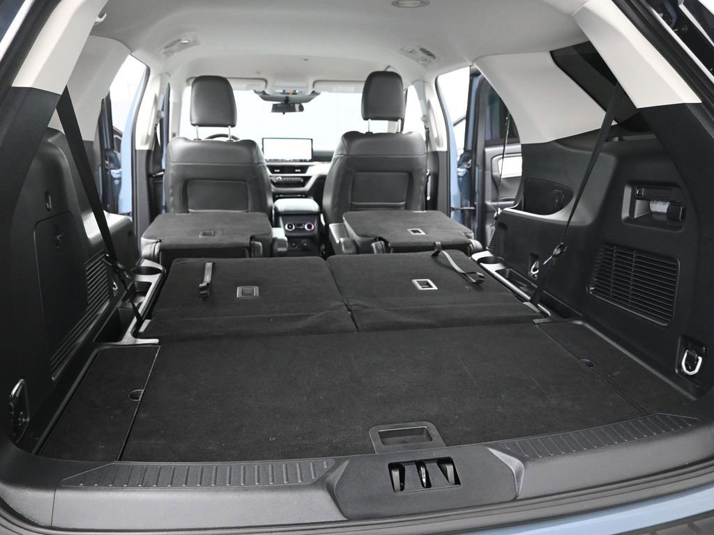 Used 2025 Ford Explorer Active w/ Active Comfort Package image 24