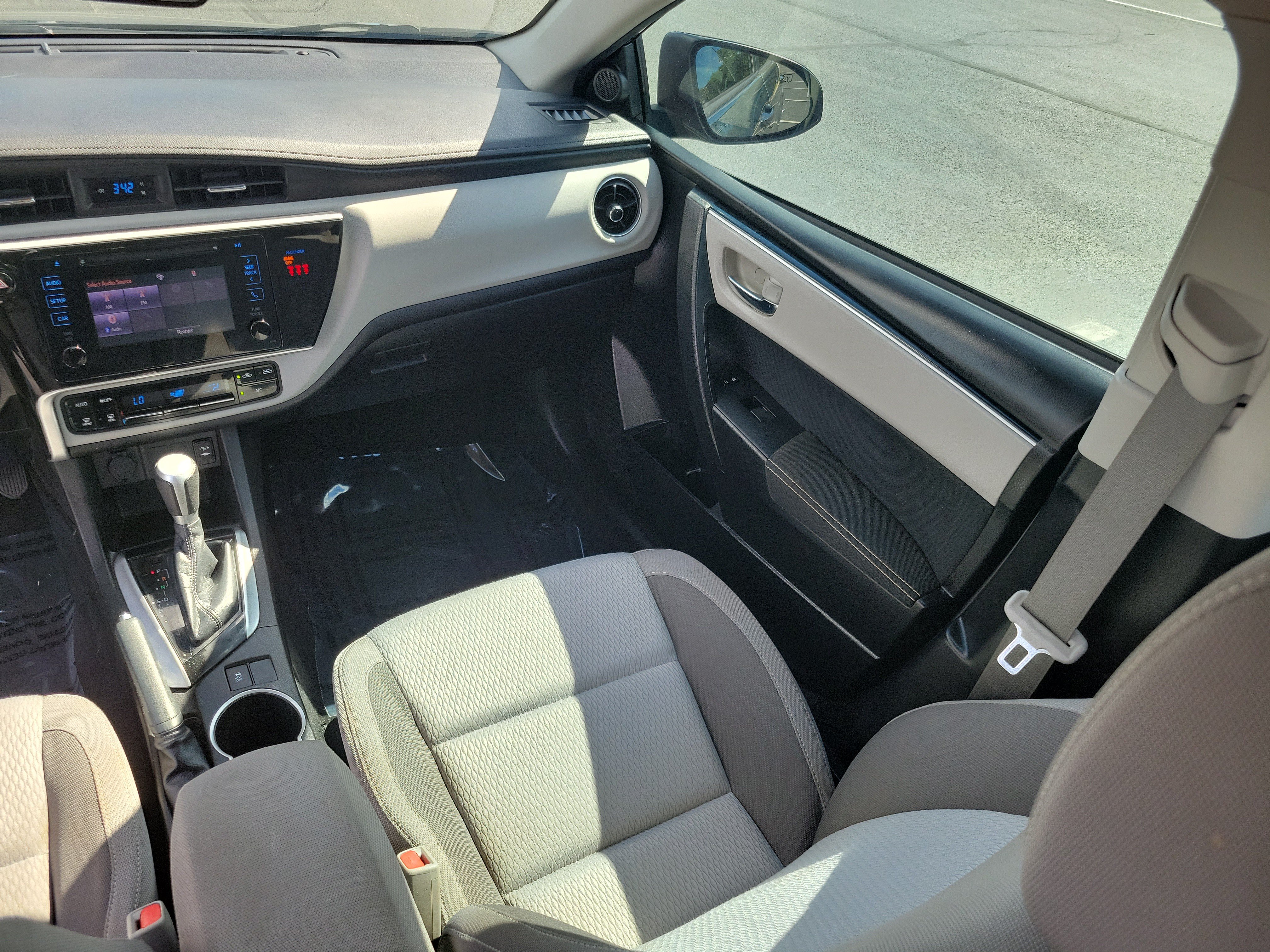 Certified 2018 Toyota Corolla LE FWD image 13