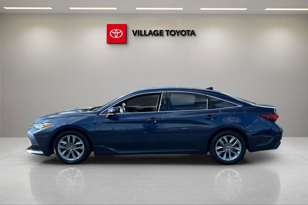 Certified 2019 Toyota Avalon XLE FWD image 2