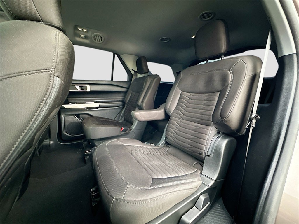 Used 2021 Ford Explorer XLT image 23