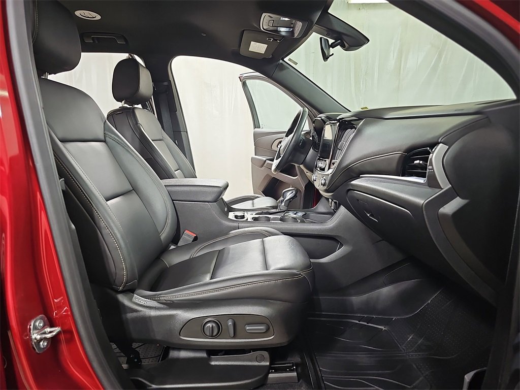 Certified 2023 Chevrolet Traverse LT w/ LPO, Floor Liner Package image 16