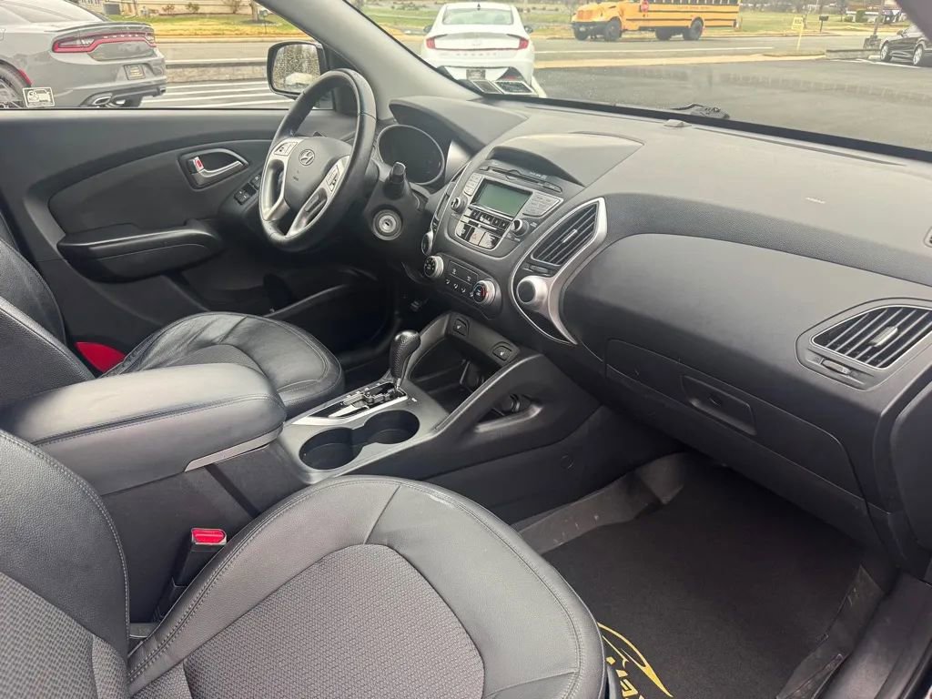 Used 2013 Hyundai Tucson GLS image 8