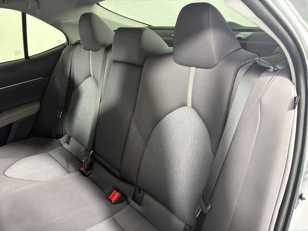 Used 2022 Toyota Camry LE FWD image 19