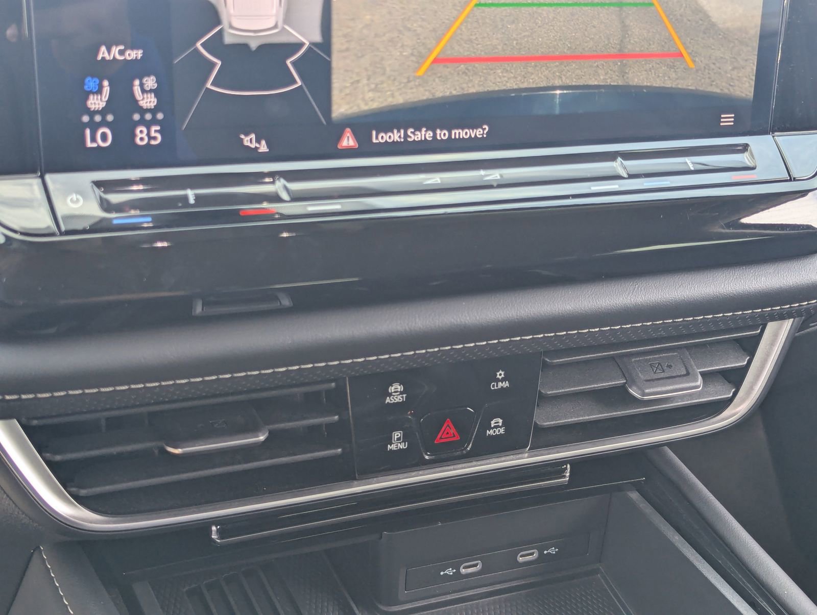 Used 2025 Volkswagen Atlas SE image 23