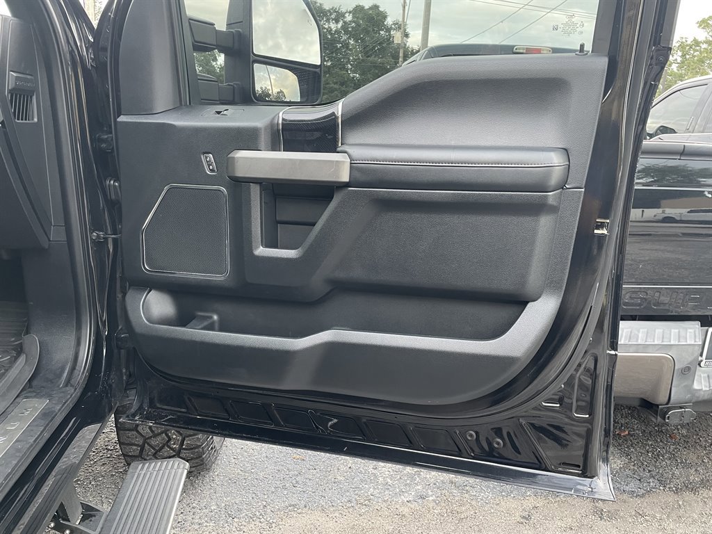 Used 2020 Ford F350 Platinum w/ FX4 Off-Road Package AWD/4WD image 37