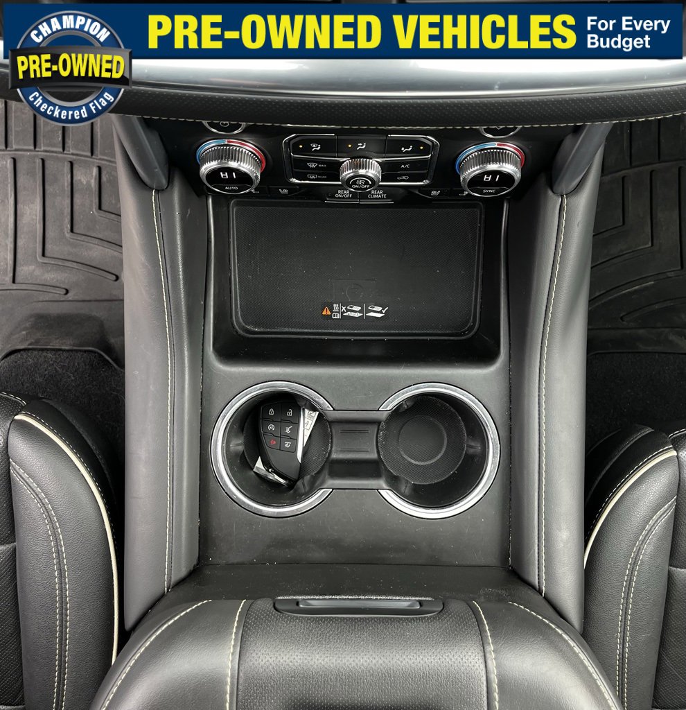 Used 2022 GMC Yukon SLT w/ SLT Premium Package image 27