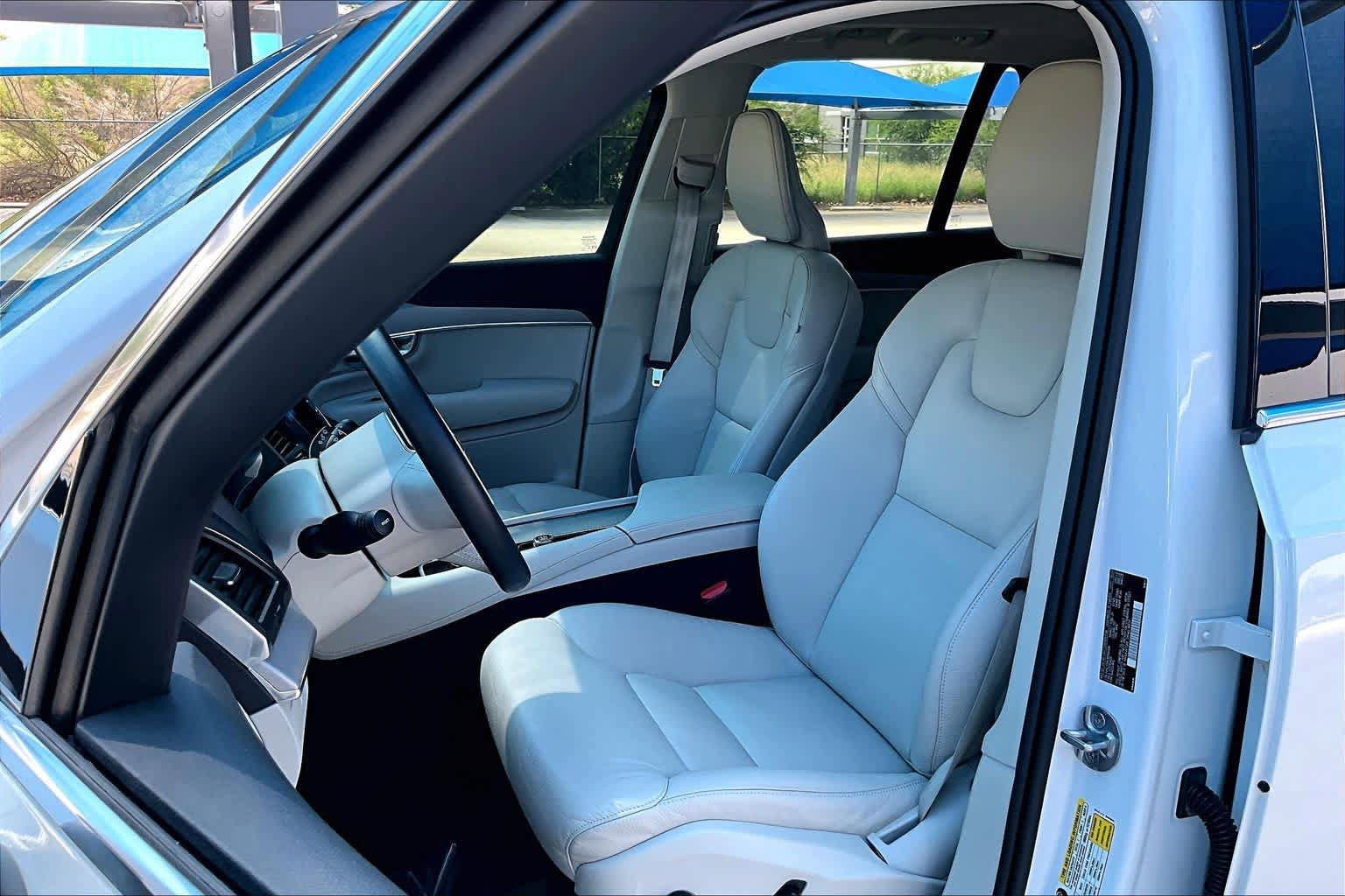 Used 2024 Volvo XC90 B5 Core AWD/4WD image 8