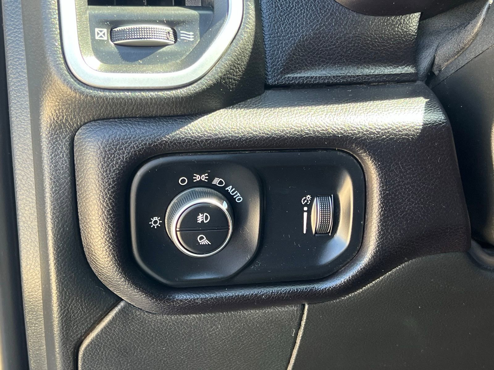 Used 2024 RAM 2500 Big Horn w/ Off Road Package image 24