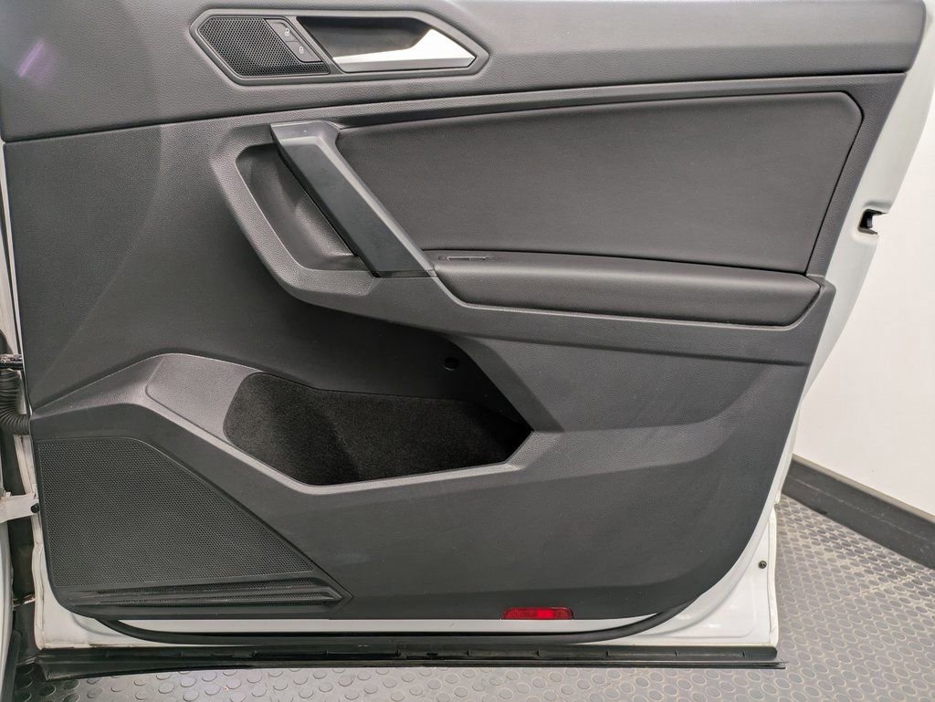 Used 2019 Volkswagen Tiguan SEL w/ 3rd Row Seat Package image 29