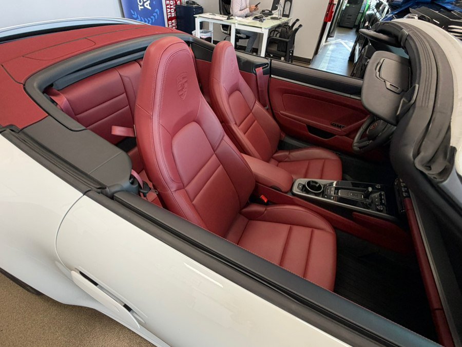 Used 2024 Porsche 911 Carrera 4S AWD/4WD image 17