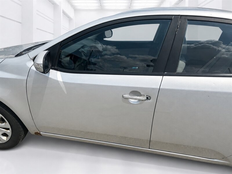 Used 2010 Kia Forte EX FWD image 20