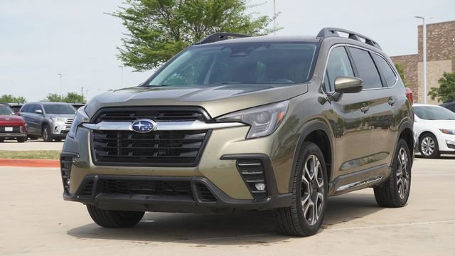 Used 2023 Subaru Ascent Limited image 3