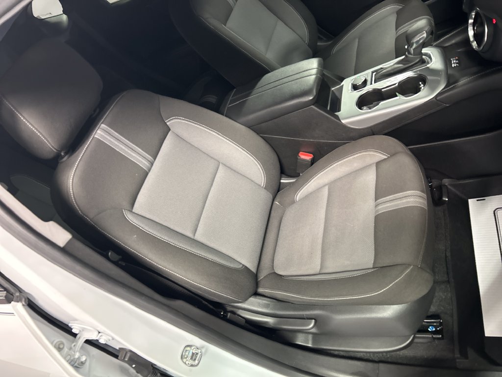 Used 2025 Chevrolet Blazer LT w/ Convenience Package FWD image 25