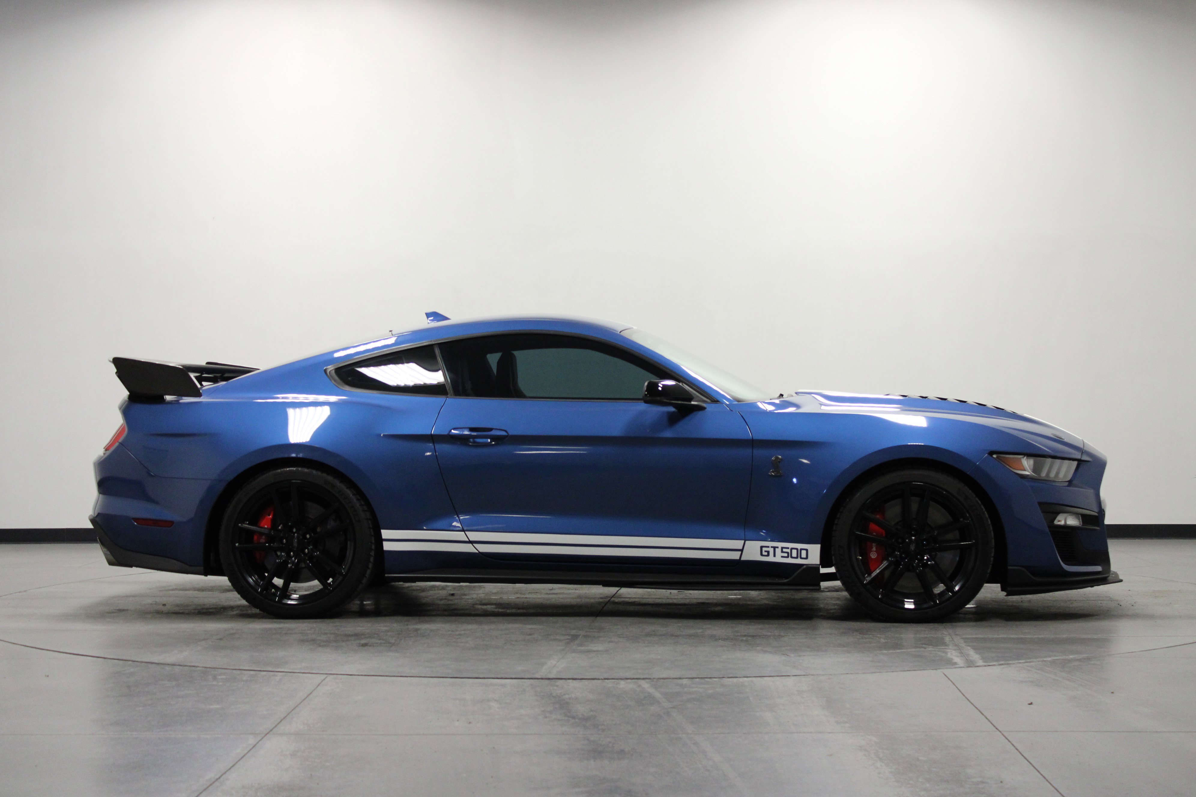 Used 2020 Ford Mustang Shelby GT500 w/ Technology Package image 3