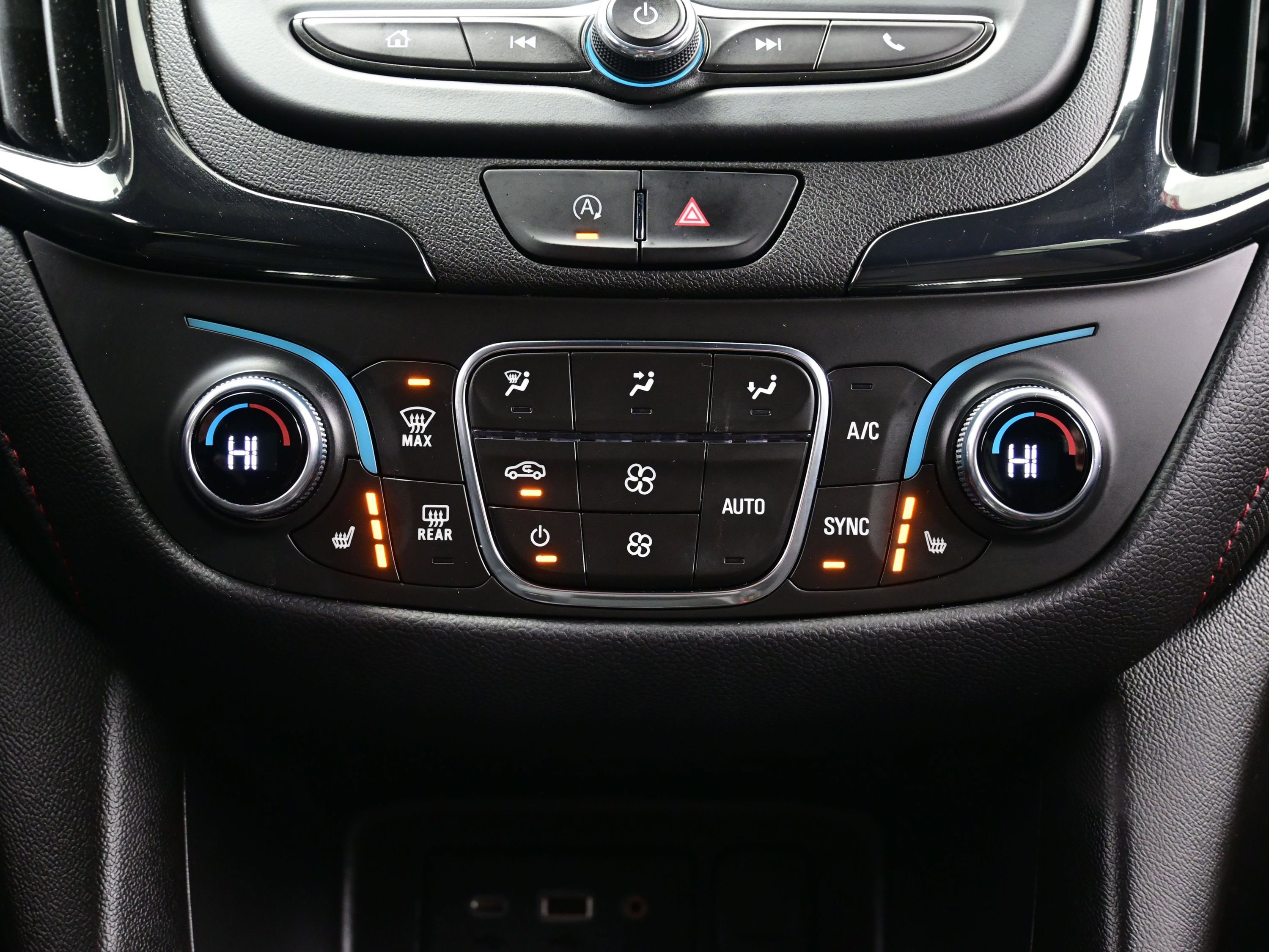 Used 2023 Chevrolet Equinox RS image 22