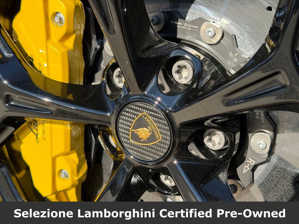 Used 2025 Lamborghini Revuelto image 9