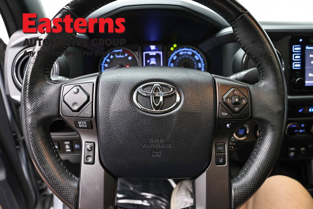 Used 2018 Toyota Tacoma TRD Sport AWD/4WD image 10