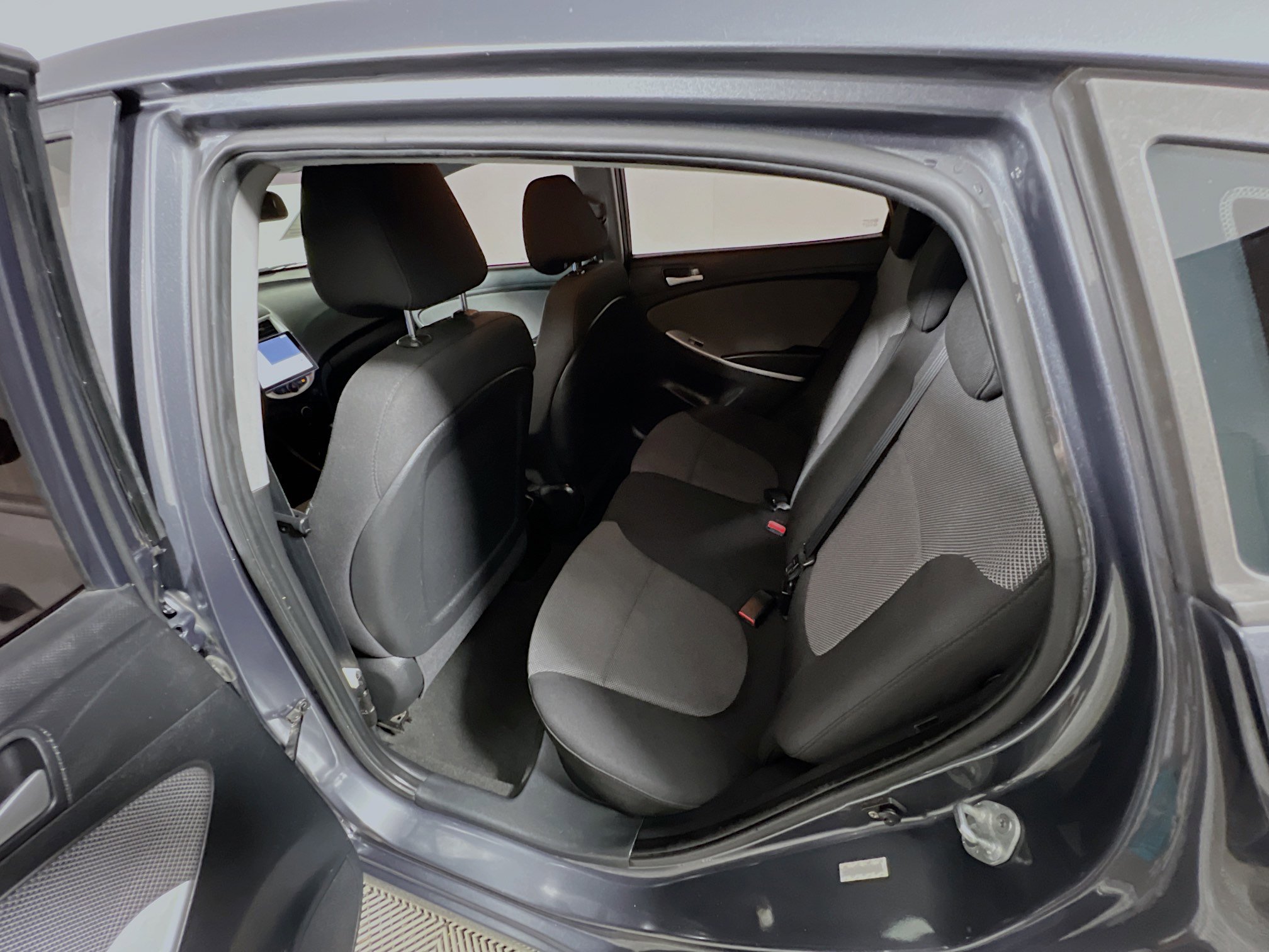 Used 2012 Hyundai Accent GS image 27