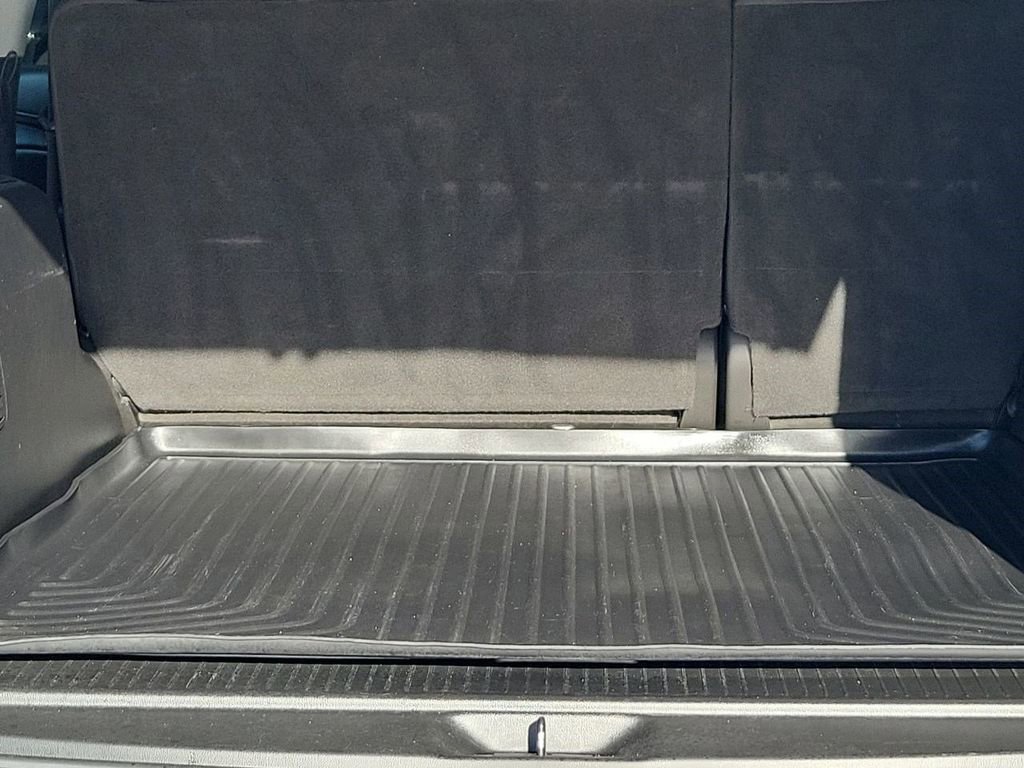 Used 2020 Chevrolet Tahoe LS w/ Enhanced Driver Alert Package image 31