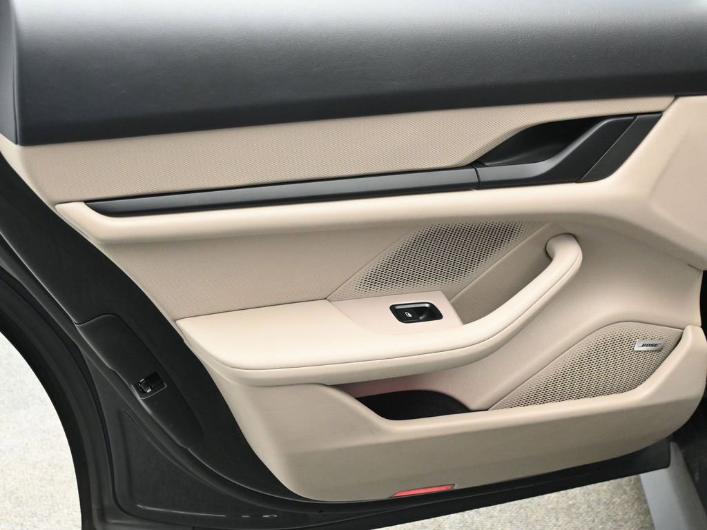 Used 2022 Porsche Taycan 4S image 14